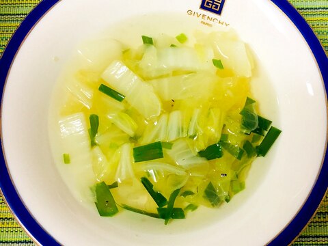 白菜とニラの中華スープ